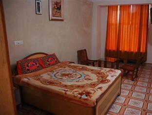 Staywell Hotel Dharamshala Buitenkant foto
